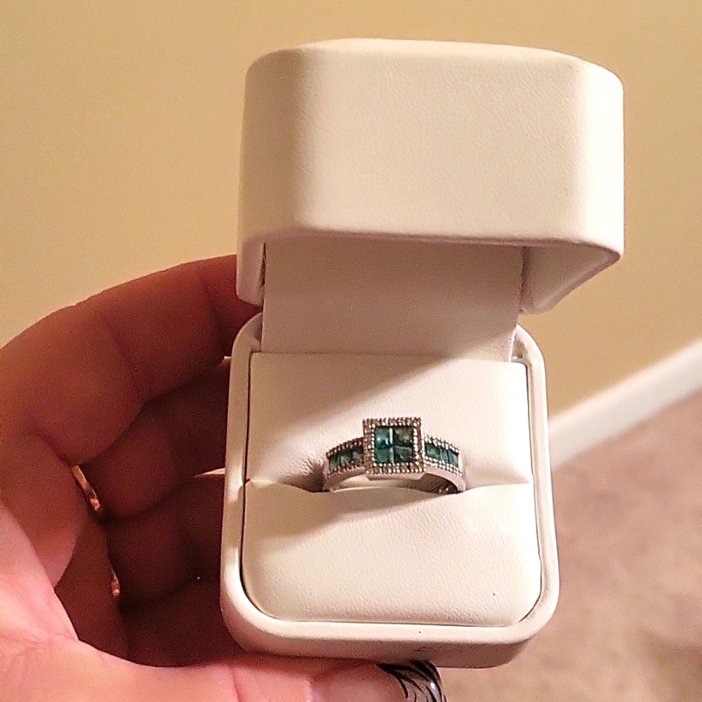 Emerald and diamond ring